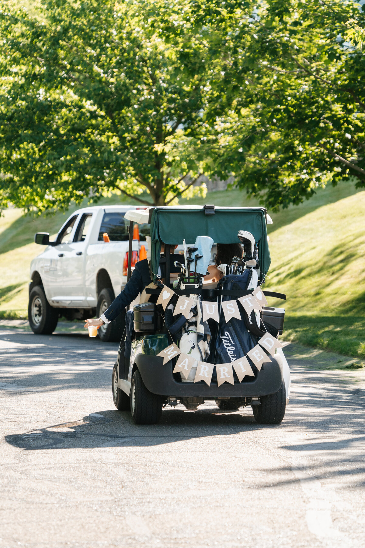 Turner Hill in Ipswich, MA, offers a stunning historic estate for weddings and events. Capture timeless moments with its elegant architecture and scenic gardens.