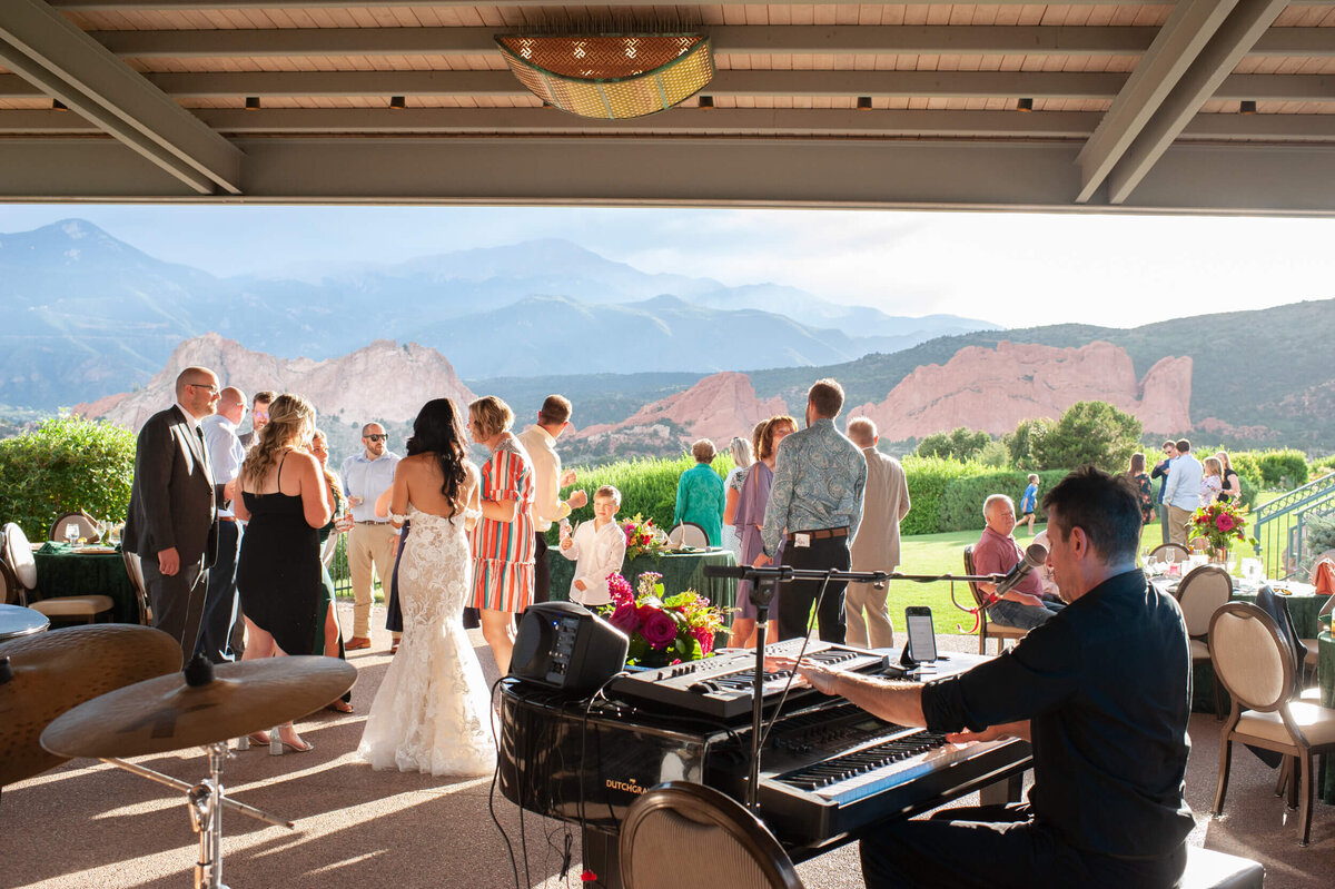 Colorado-Springs-wedding-photographer-18
