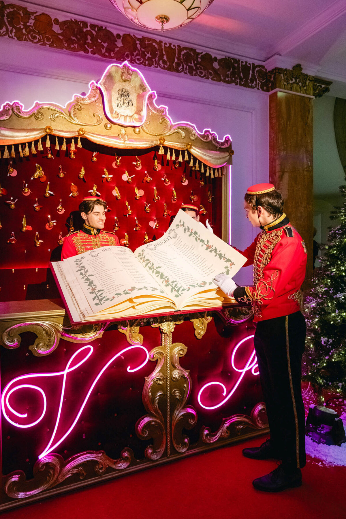 515-Notre-Dame-The-Ritz-Carlton-Montreal-Canada-Victoria-Philippe-Wedding-34