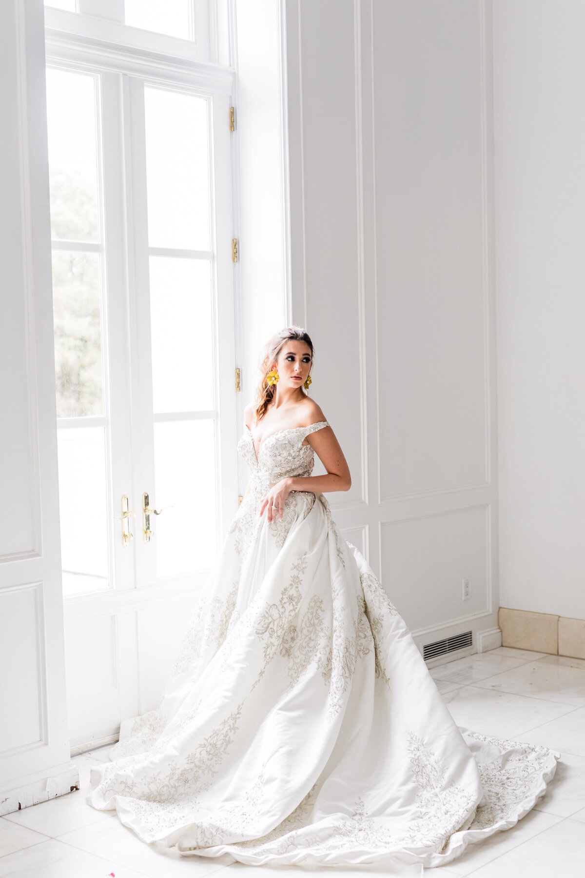 Light and Airy Luxury Bridal Photos