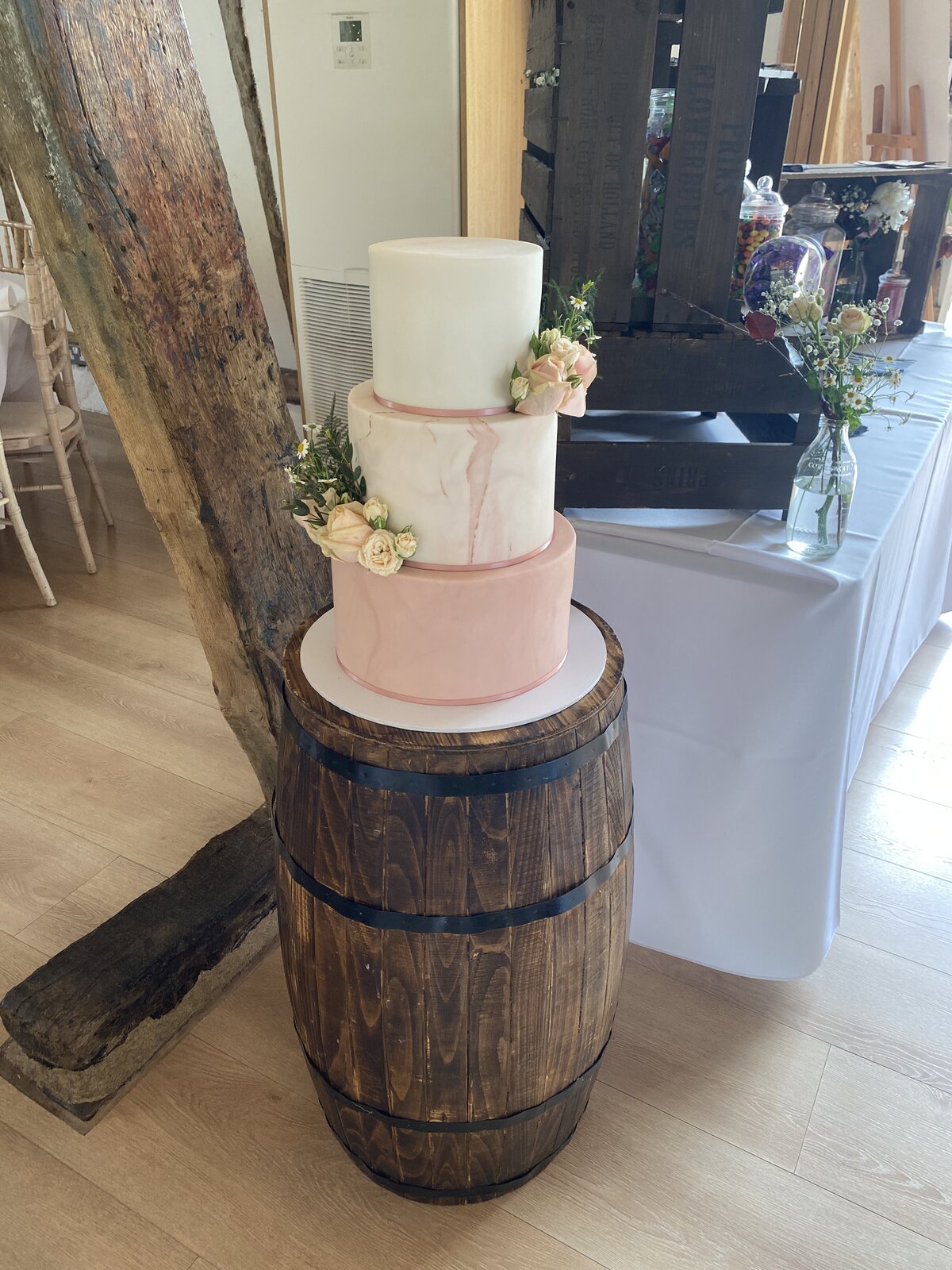 layers-graces-iced-dusky-pink-wedding-cake