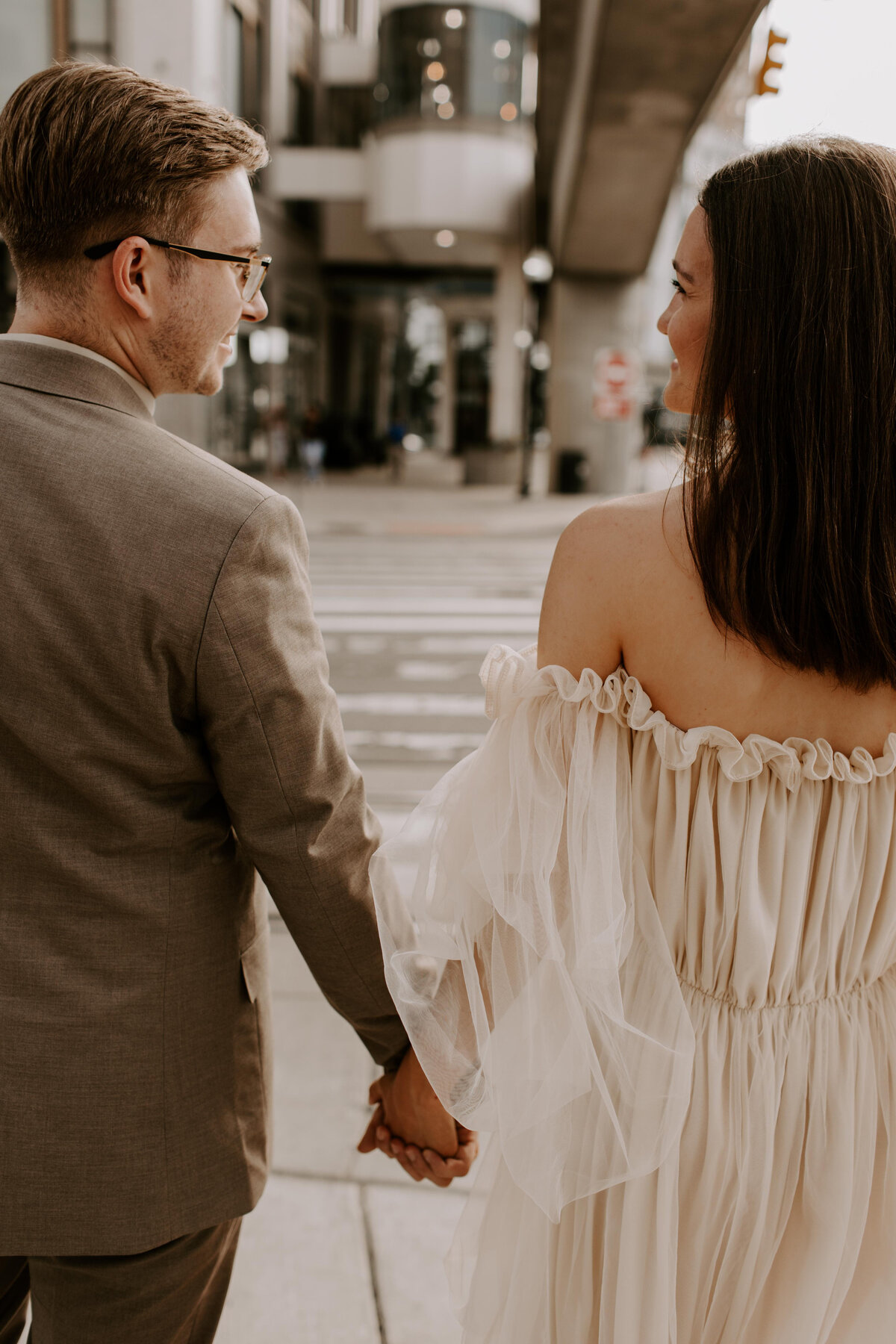 Downtown-Detroit-city-urban-engagement-photos-elopement-style-natalie-aaron-molly-grunewald-photography-23