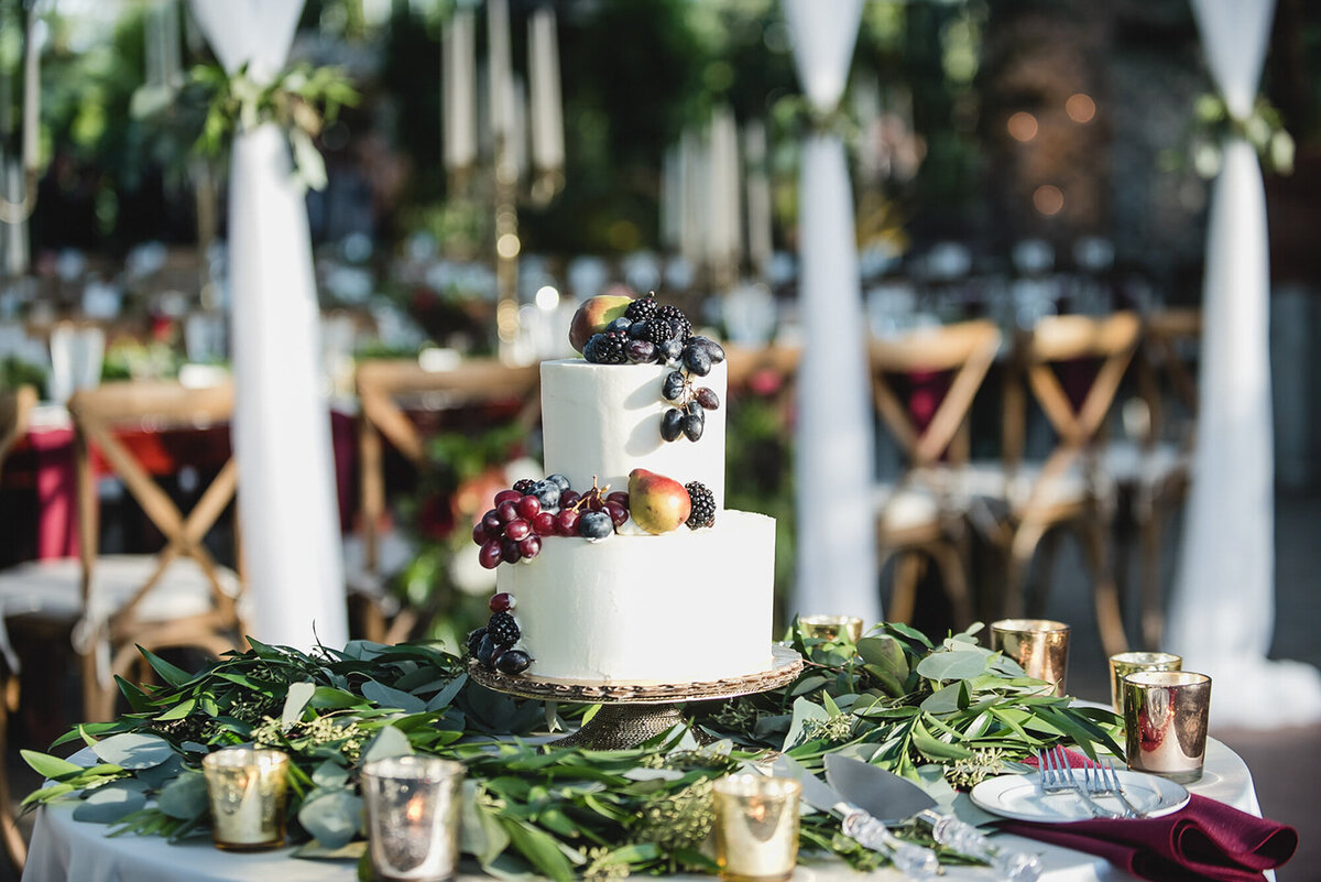 An elegant black tie garden wedding at Planterra Conservatory in West Bloomfield Michigan provided by top rated Metro Detroit wedding photographer Kari Dawson13