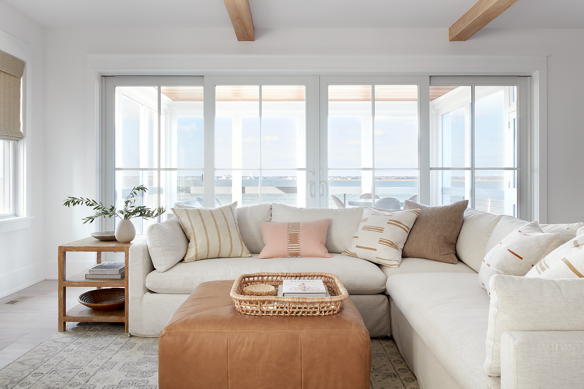 bay_hires_living_02