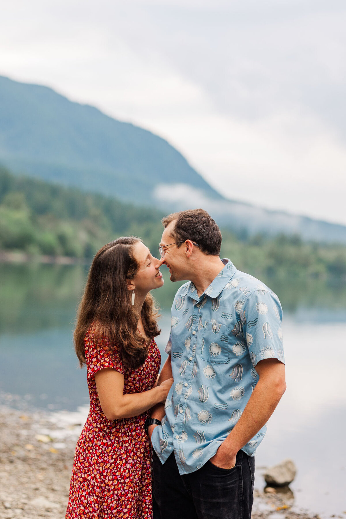 Rattlesnake-Lake-Engagement-Photos-4