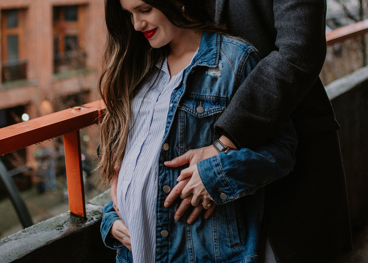 urban maternity photographer alberta