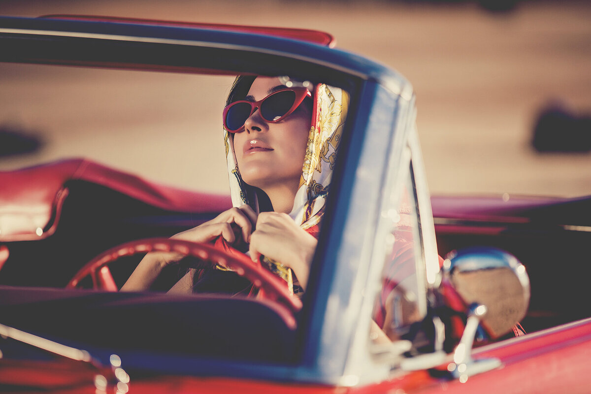 vintage-red-car-fashion-model-LOWRES