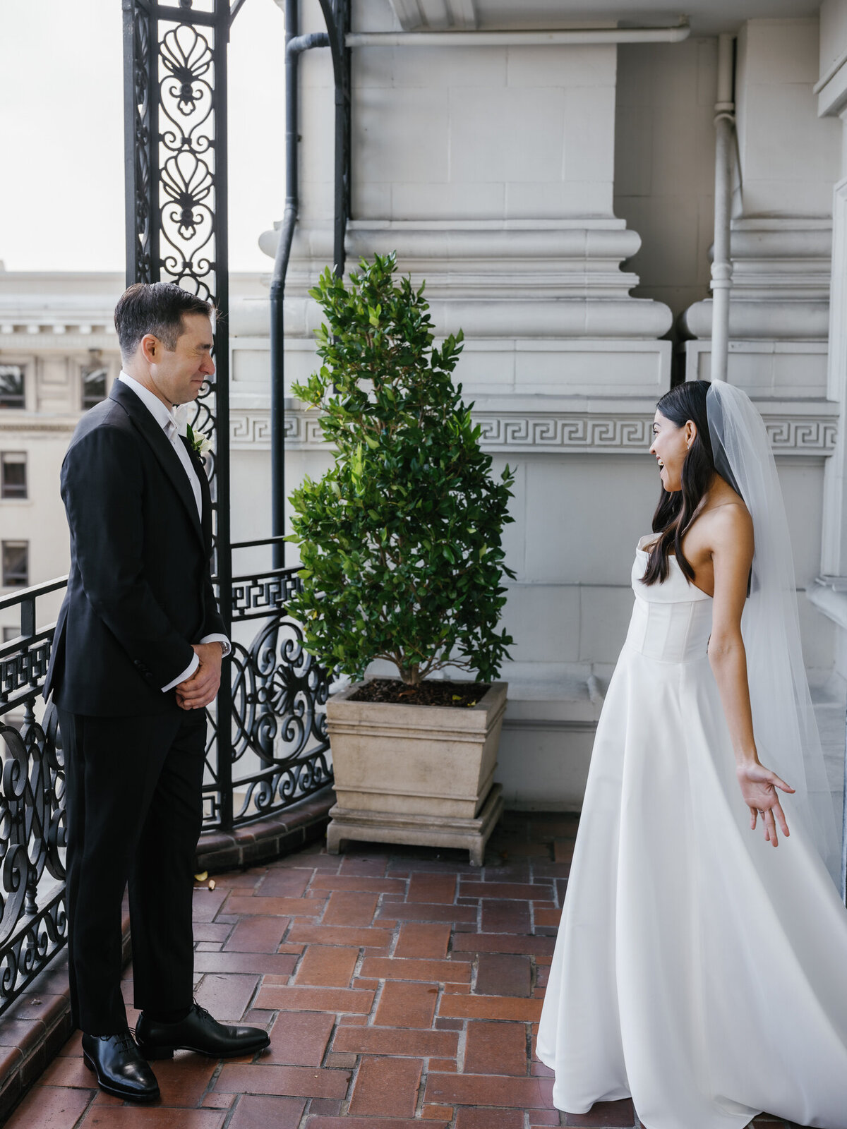 san francisco-flood-mansion-wedding-photography-catholic-wedding-classic-blackandwhite-churchwedding-wedding-thedejaureguis-099