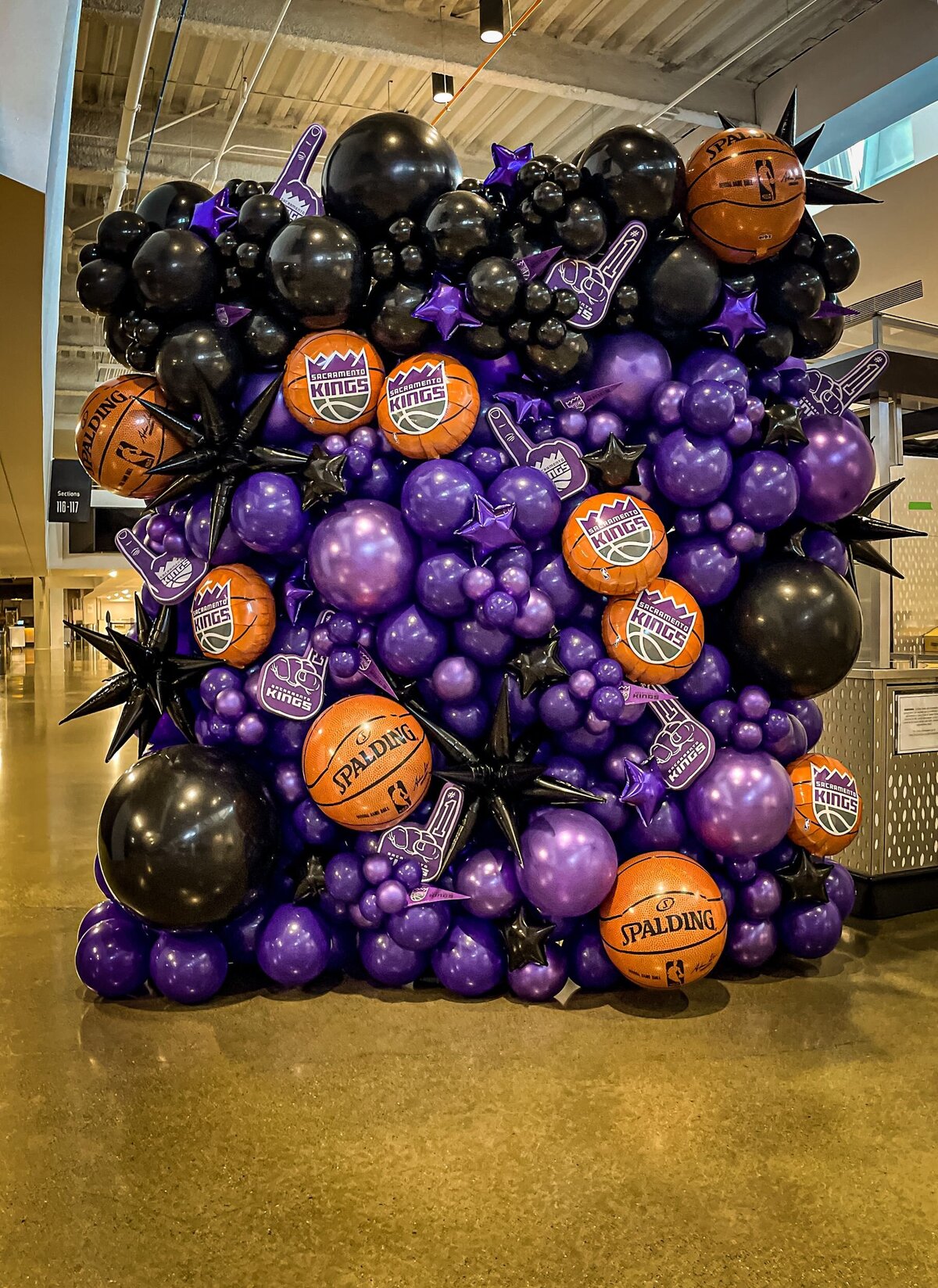 BalloonWall-Standard Color-Mylar-Feature