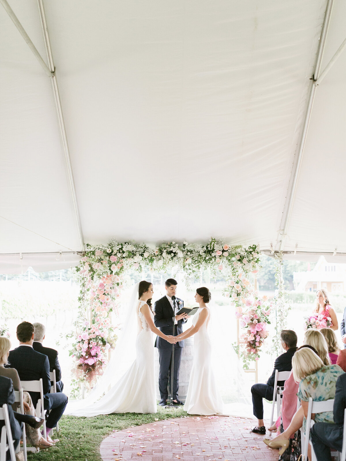 Ashley&Katie-WillowCreekWinery-EmilyWrenPhotography-077