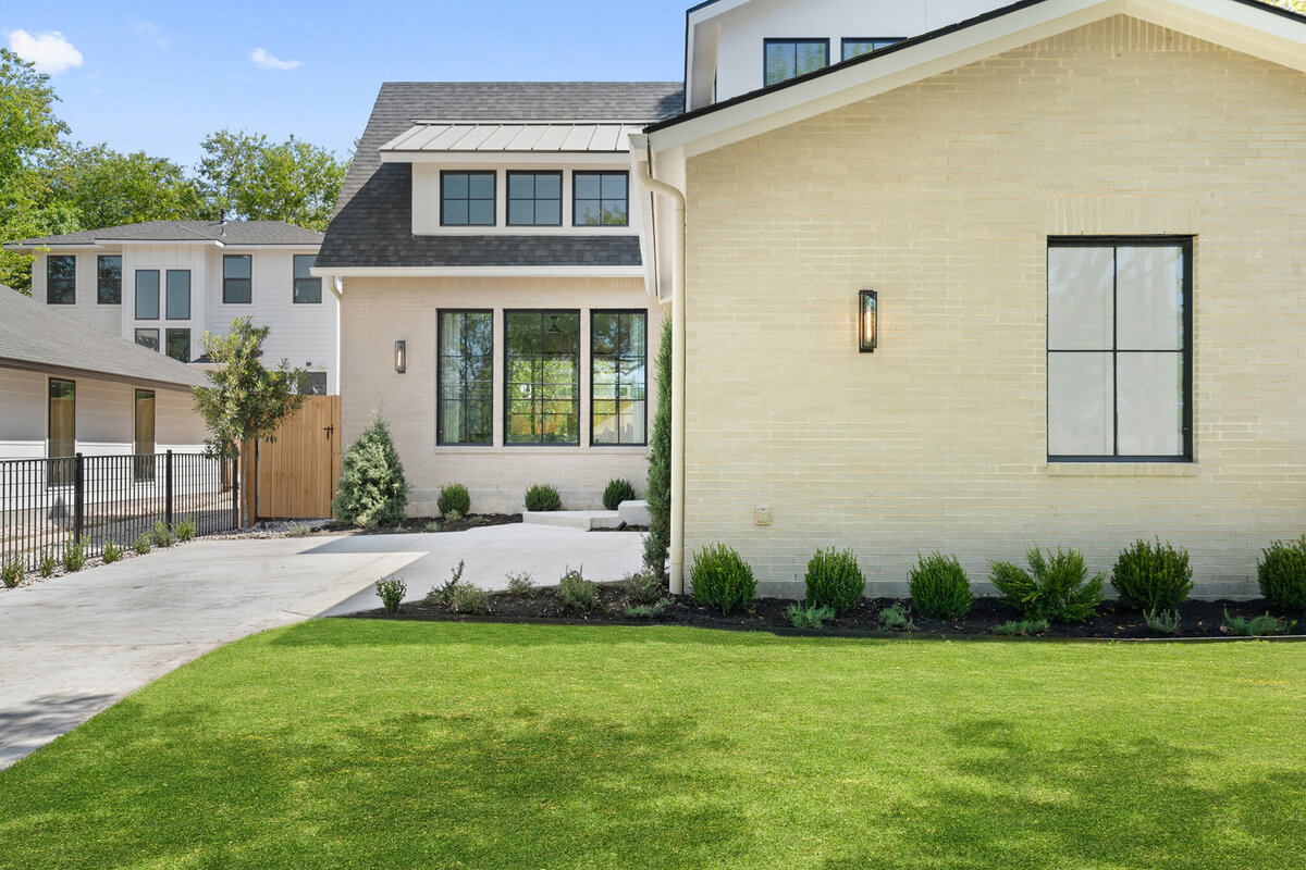 5505-woodrow-ave-exterior-11