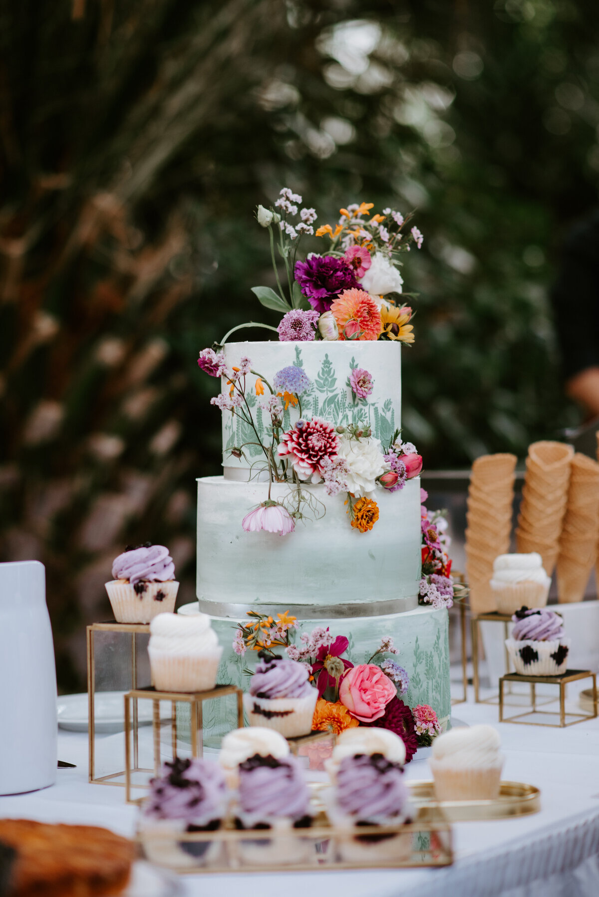 2025 Dannys Zuckerwerke Hochzeitsfotos Hochzeitstorte Hochzeitsfotograf Blumenhalle Jülich Lichtsammlerin Sarah Thelen Fotobox Aachen Köln Düsseldorf.jpg00008
