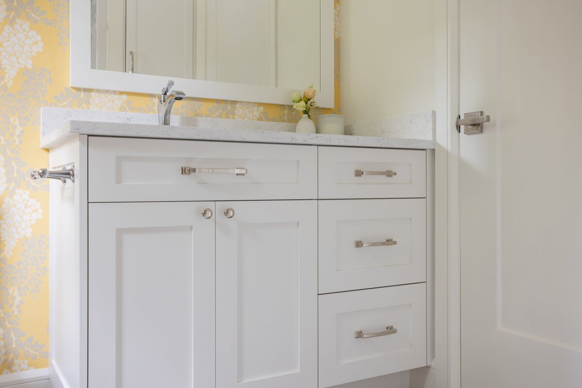 KatCo_Interiors-LakeHouse-InLaw_Bath-03