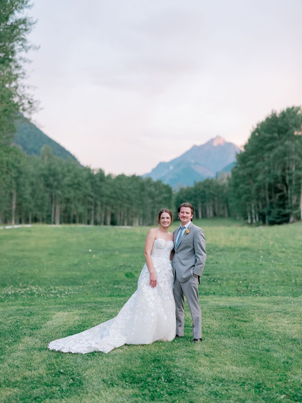 bride-and-groom-golden-hour