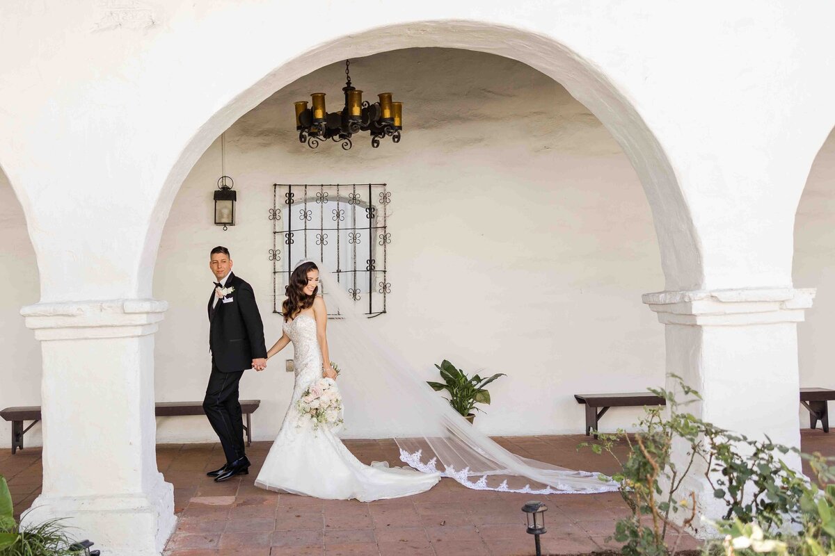 bride-and-groom-in-san-diego-mission-courtyard-4