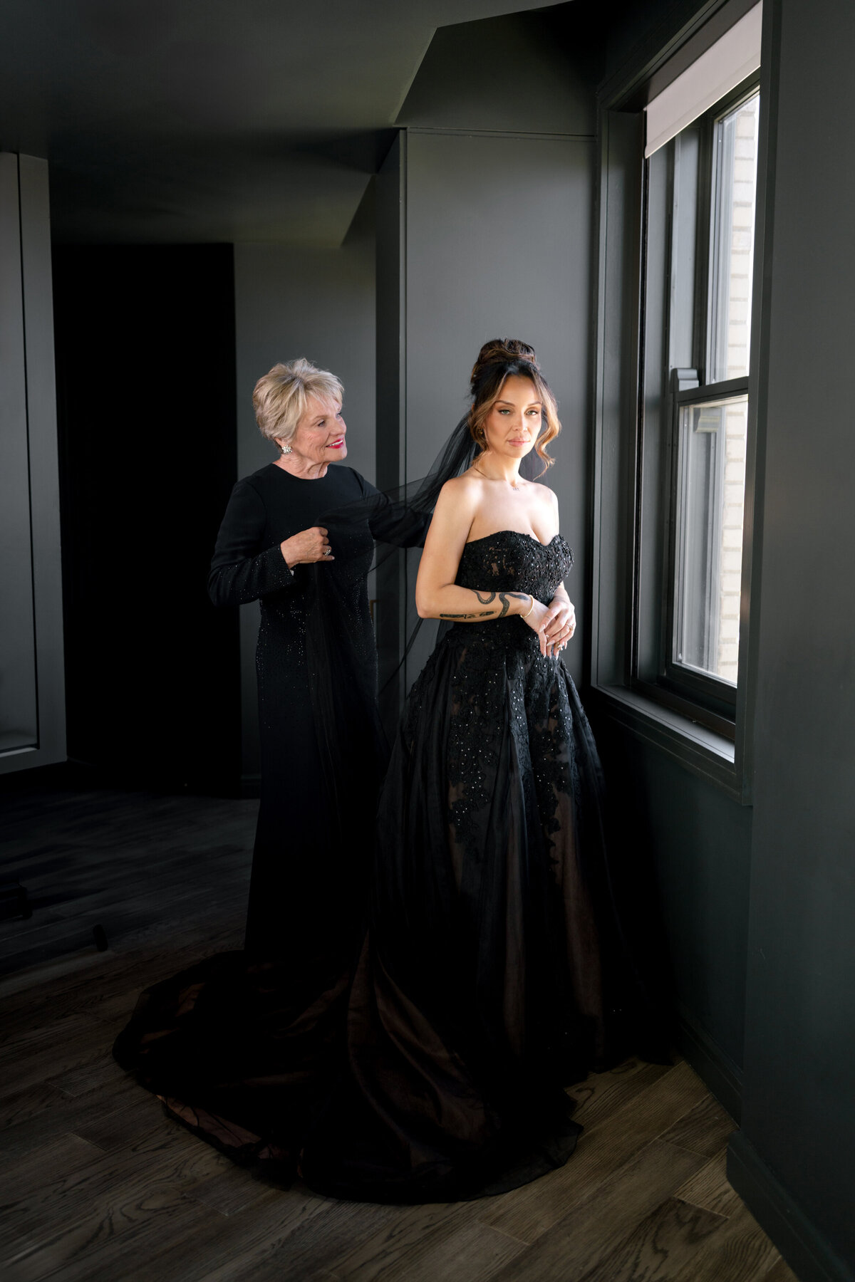 Berlez-Aspen-Avenue-Chicago-Wedding-Photographer- Clementine-Events-Thistle-&-Plume-Shannon-O’Brien-Makeup-Daniela-Kosta-Beauty-Sarabande-The-Robey-Vogue-Magazine-Editorial-Edgy-53