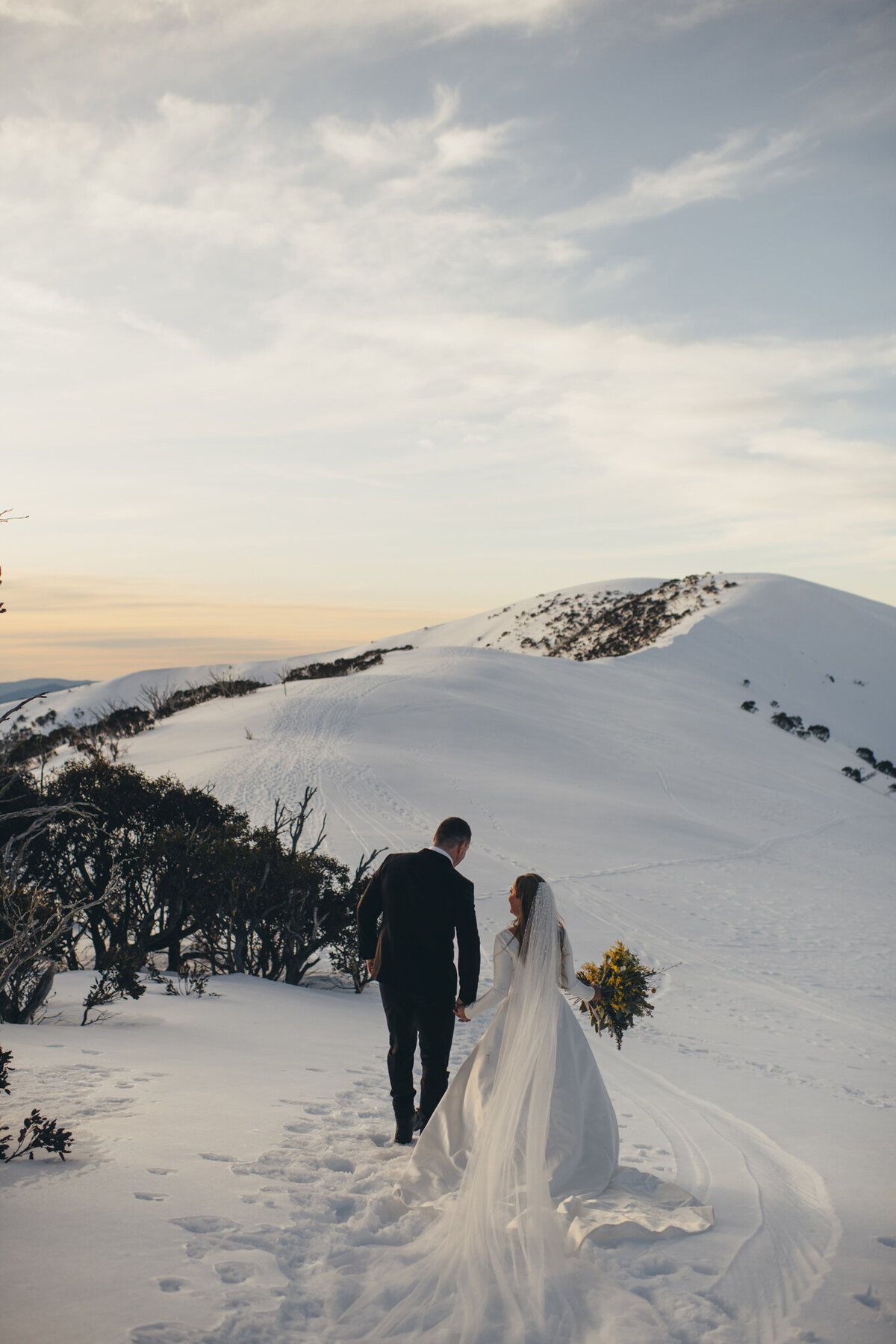 Couple_Walking_In_Snow