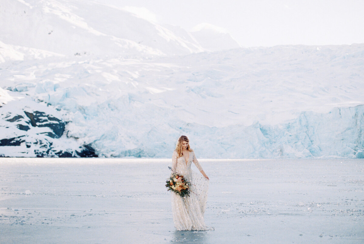 Alaska_Wedding_Elopement_CorinneGraves_1010