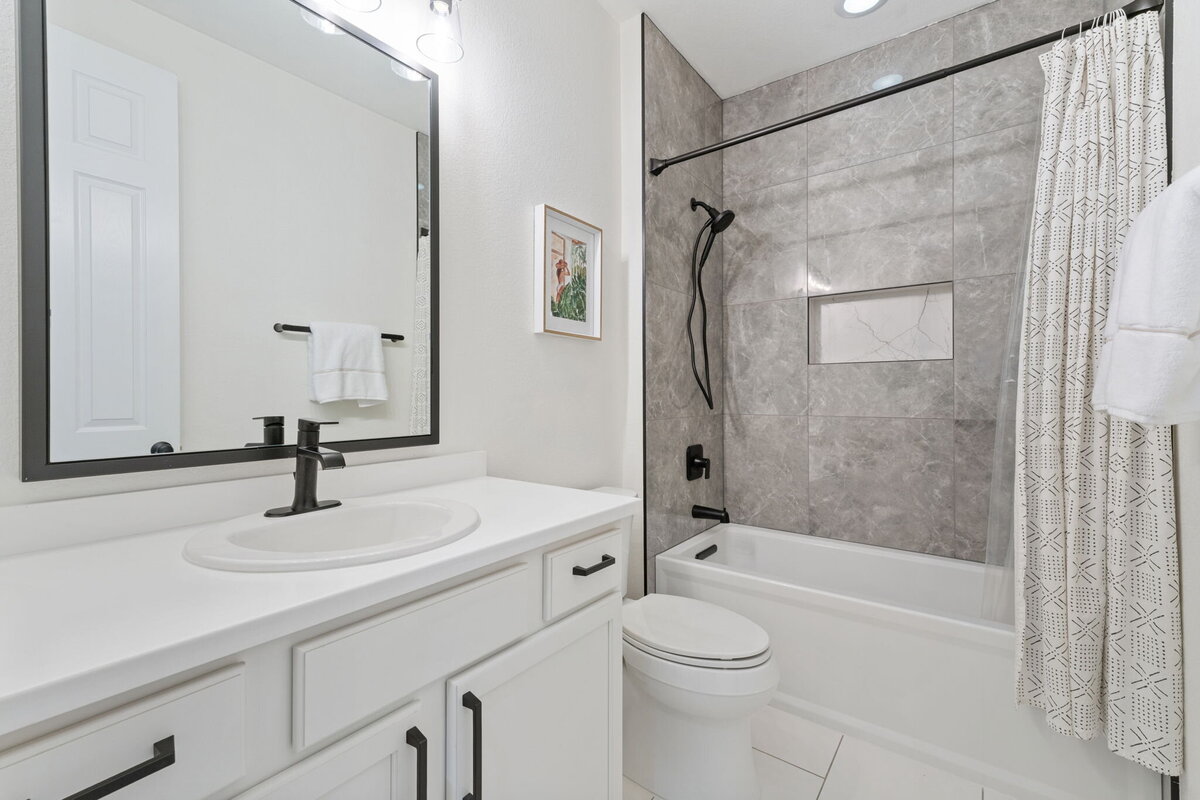 17-web-or-mls-4967 S Ukraine St 18