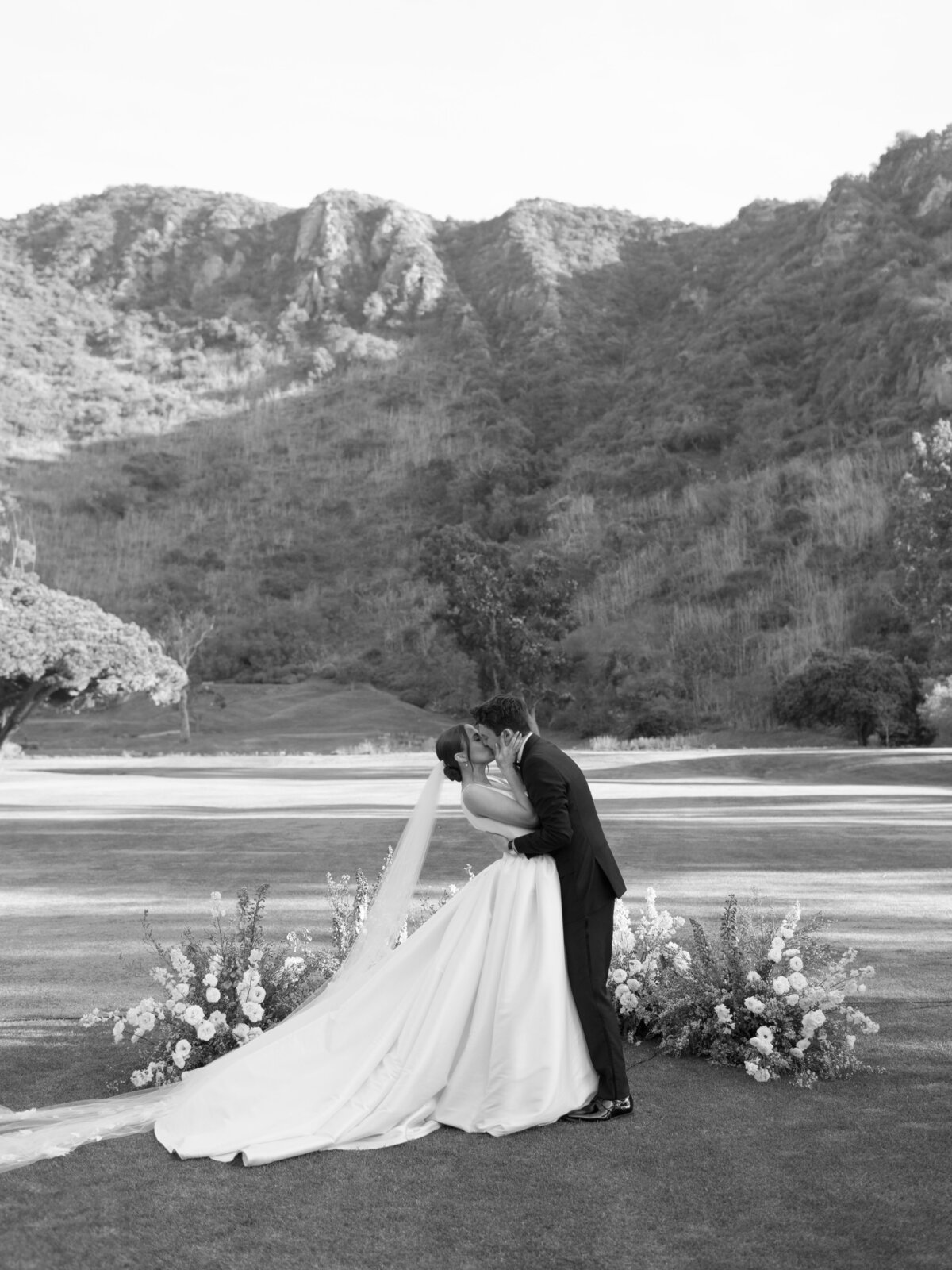EMILY+CONOR-MCKINLEY-LAGUNA-BEACH-LOS-ANGELES-CALIFORNIA-WEDDING-LUXURY-UPSCALE-RANCH-AT-LB-178