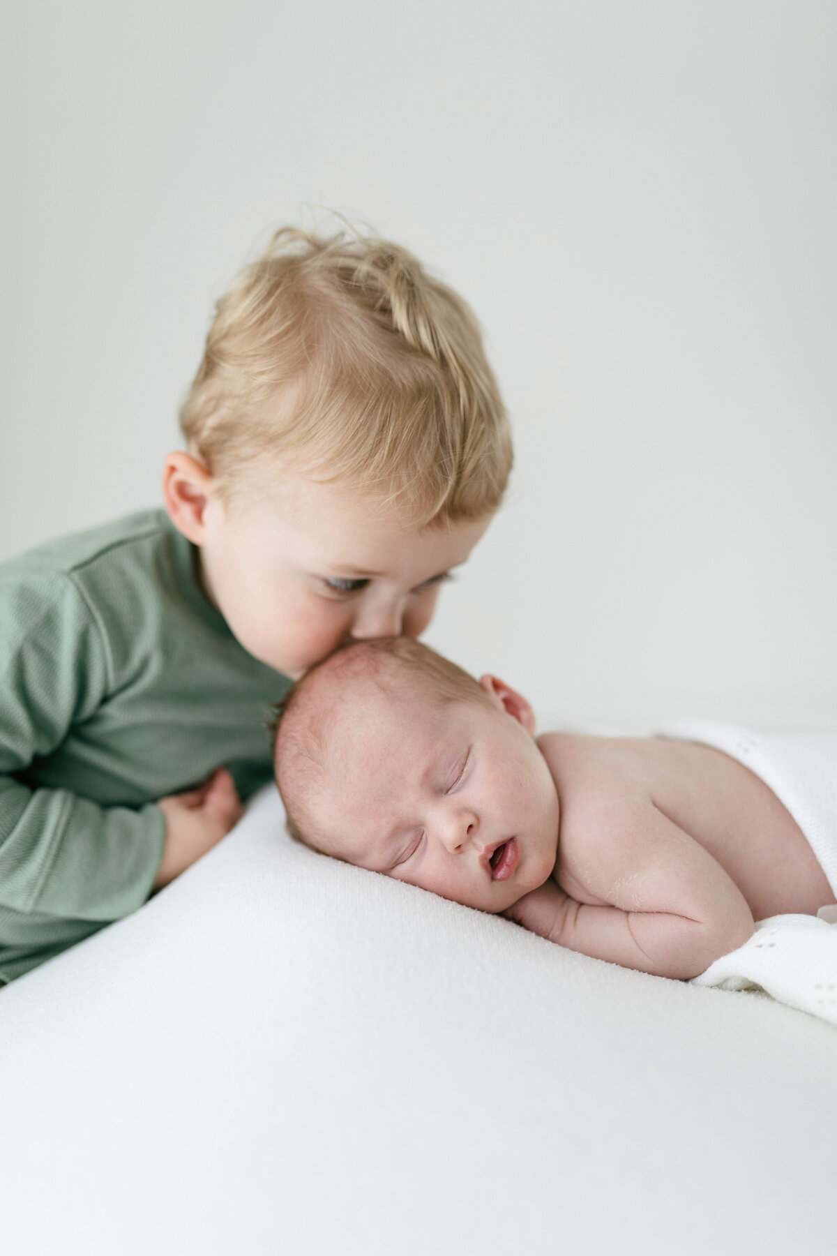 big brother and newborn baby photography hampshire uk