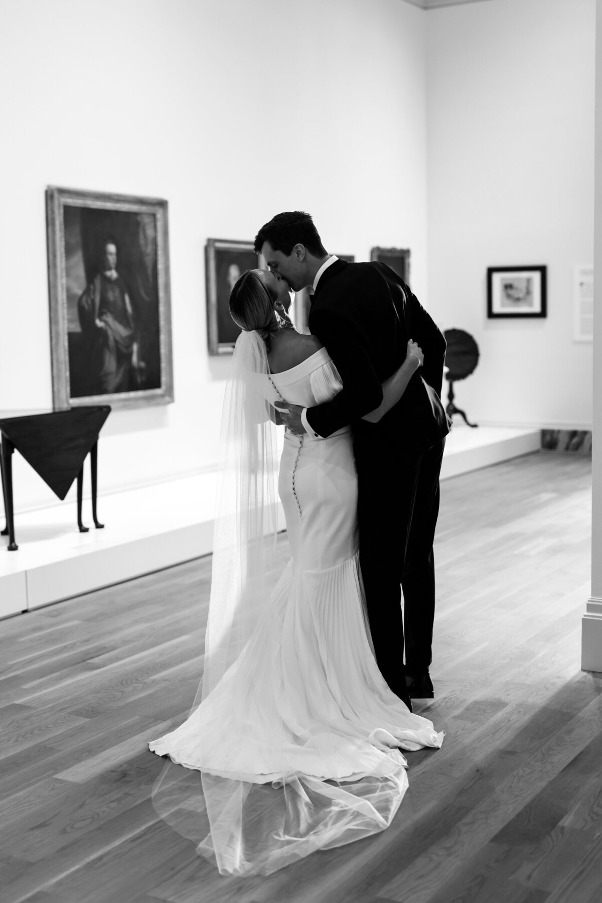 Unique Wedding Photograhy at an Art Museum in Charleston 17