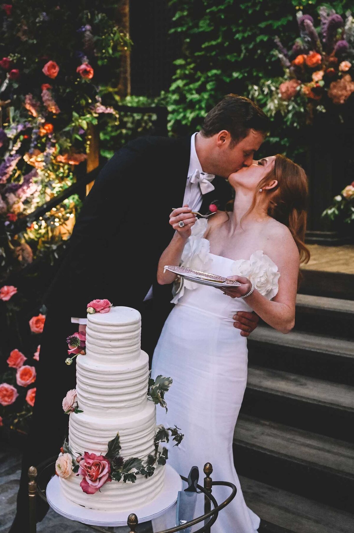 jaclyn-fisher-events-planning-colorful-summer-garden-wedding-in-nyc-144