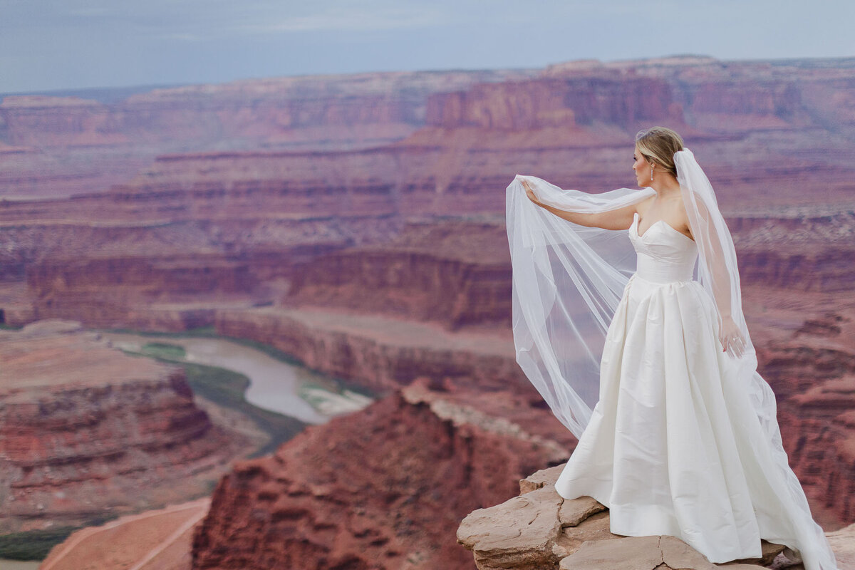 dead-horse-point-state-park-bridal-wedding-photographer-moab-utah-james-stokes_E16