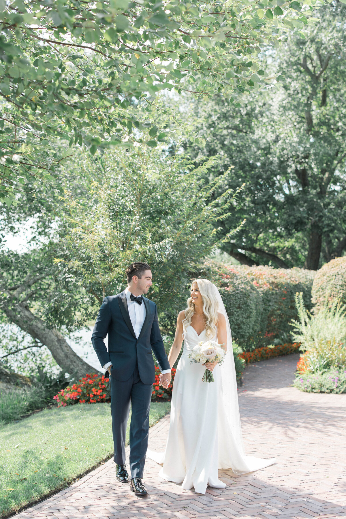 Molly Sue Photography Wedding at The Mill Lakeside Manor20