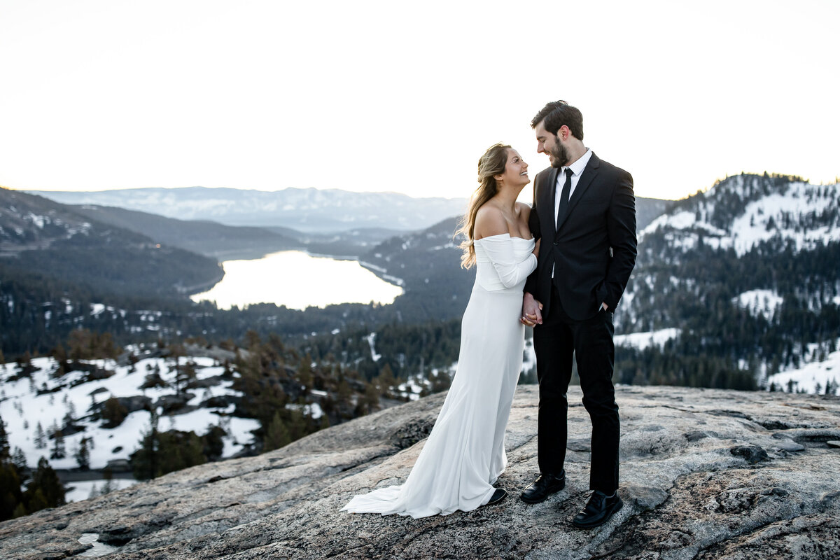 03122022_Kaci+Tyler_DonnerPassCA_AnjaJensenPhotography-3