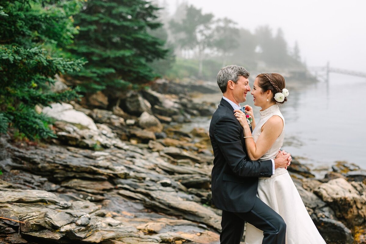 Modern_Black_Tie_Rainy_Summer_Wedding_Spruce_Point_Inn_Maine_Photography_0060
