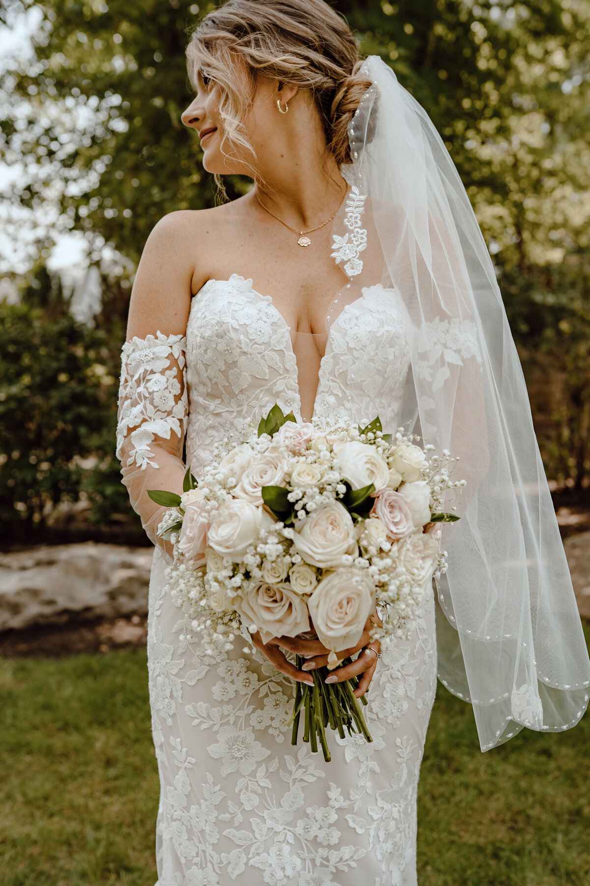 des-moines-wedding-photographer-bridal-bouquet-detail-shot-iowa-storyteller-collective-photo-co
