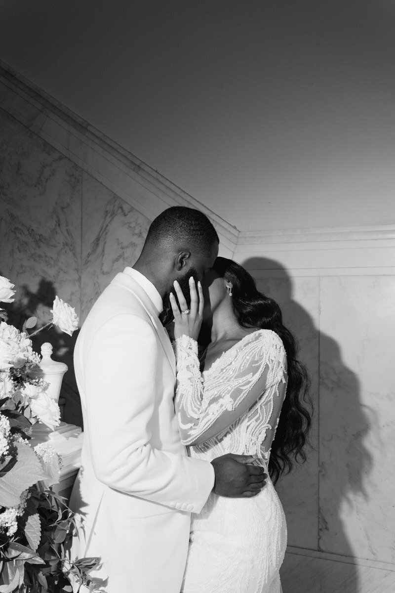 Historic-dekalb-courthouse-wedding-couple_89