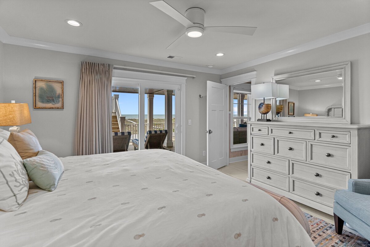 Luxury-Holden-Beach-Rentals-WI-Middle33