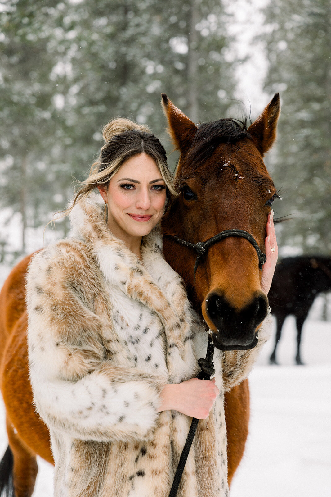 Devils_Thumb_Winter_Wedding_Editorial_by_Diana_Coulter_Submission-21