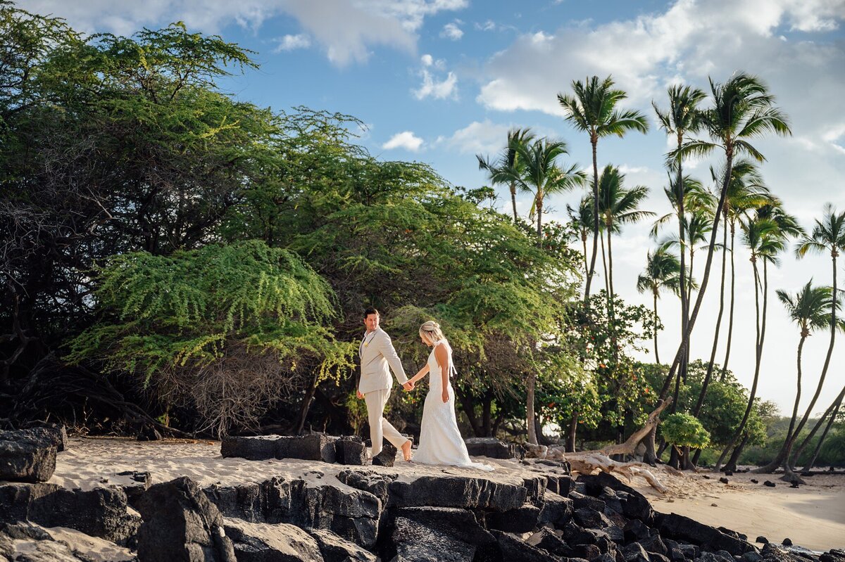 mahaiula-beach-elopement_0012