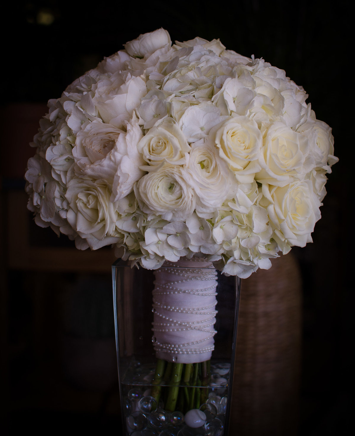 Premier wedding florist specializing in creative  and unique floral designs. Serving Gilbert, Mesa, Chandler, Gold Canyon, Tempe, Phoenix and the surrounding area.