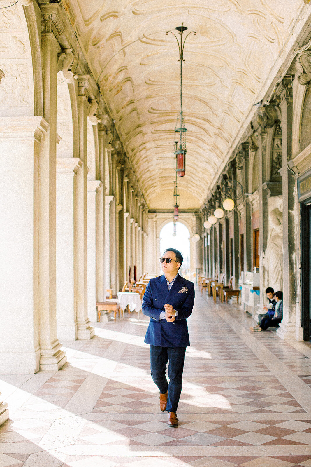 Venice-taxi-boat-luxury-photoshoot-couple-wedding54