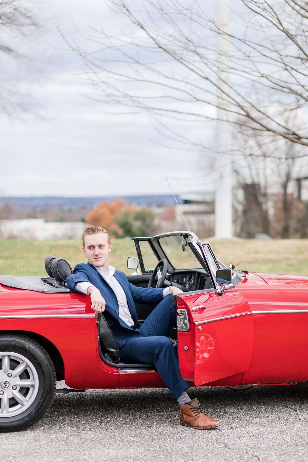Vintage-Car-Engagement-Photos-DC-Maryland-Silver-Orchard-Creative_0014