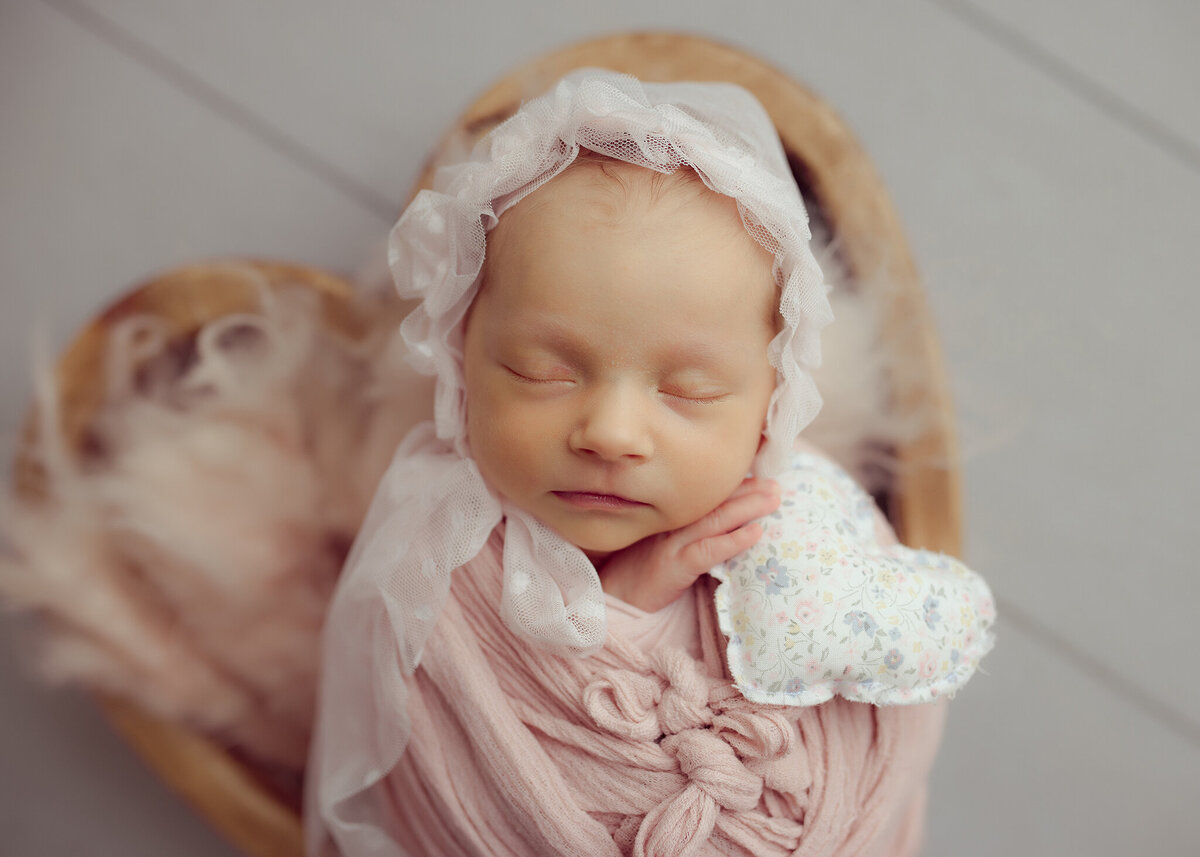 Edmonton Newborn Photographer_ Newborn Photography Edmonton 2024 (4)