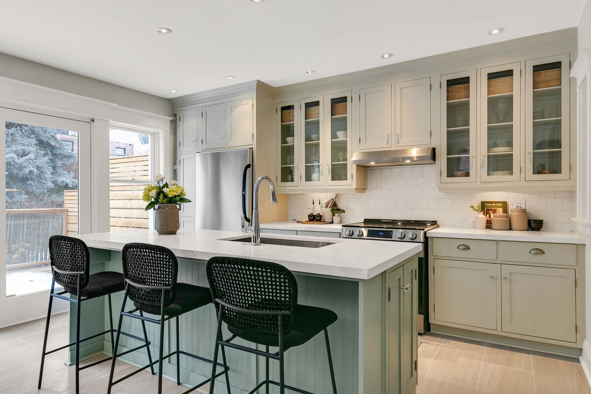 18-web-or-mls-15_001_Kitchen