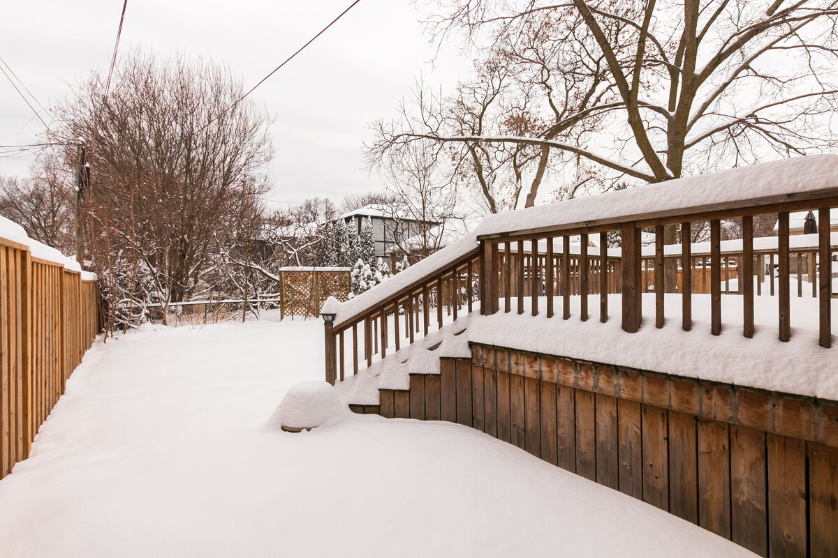 45-web-or-mls-74_001_Backyard
