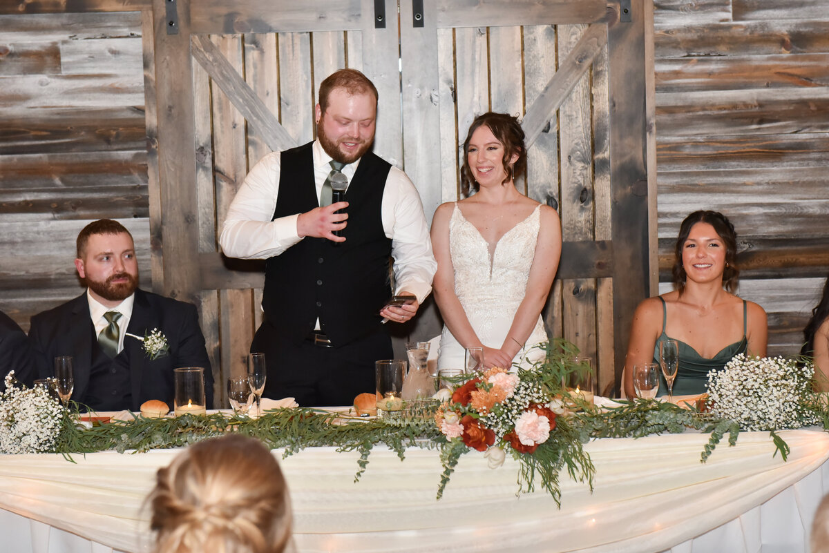 4345-Wedding at The Grands at Mulligans in Sartell Minnesota- Wedding Photographer Nicole Hollenkamp