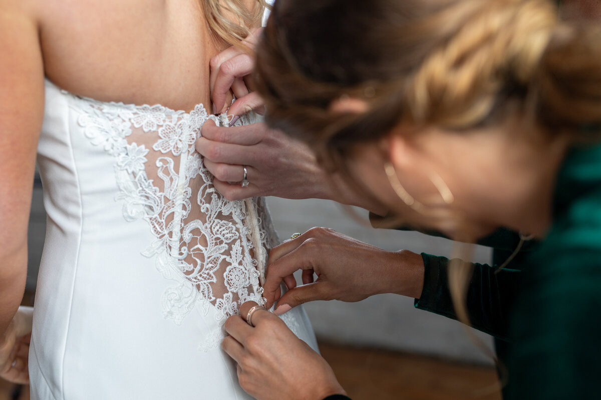 Barnes-place-des-monines-iowa-rustic-wedding-photo-ideasPhoto-15