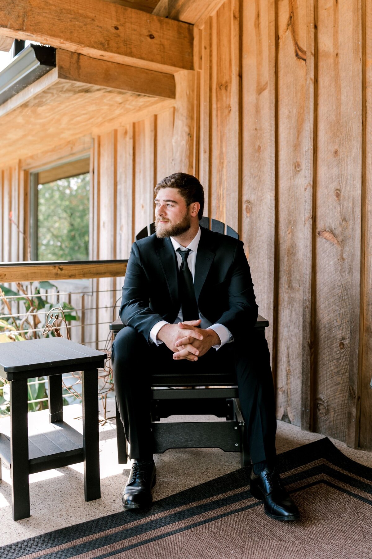 groom-farmhouse-front-porch-lewallen-farms-waleska-ga