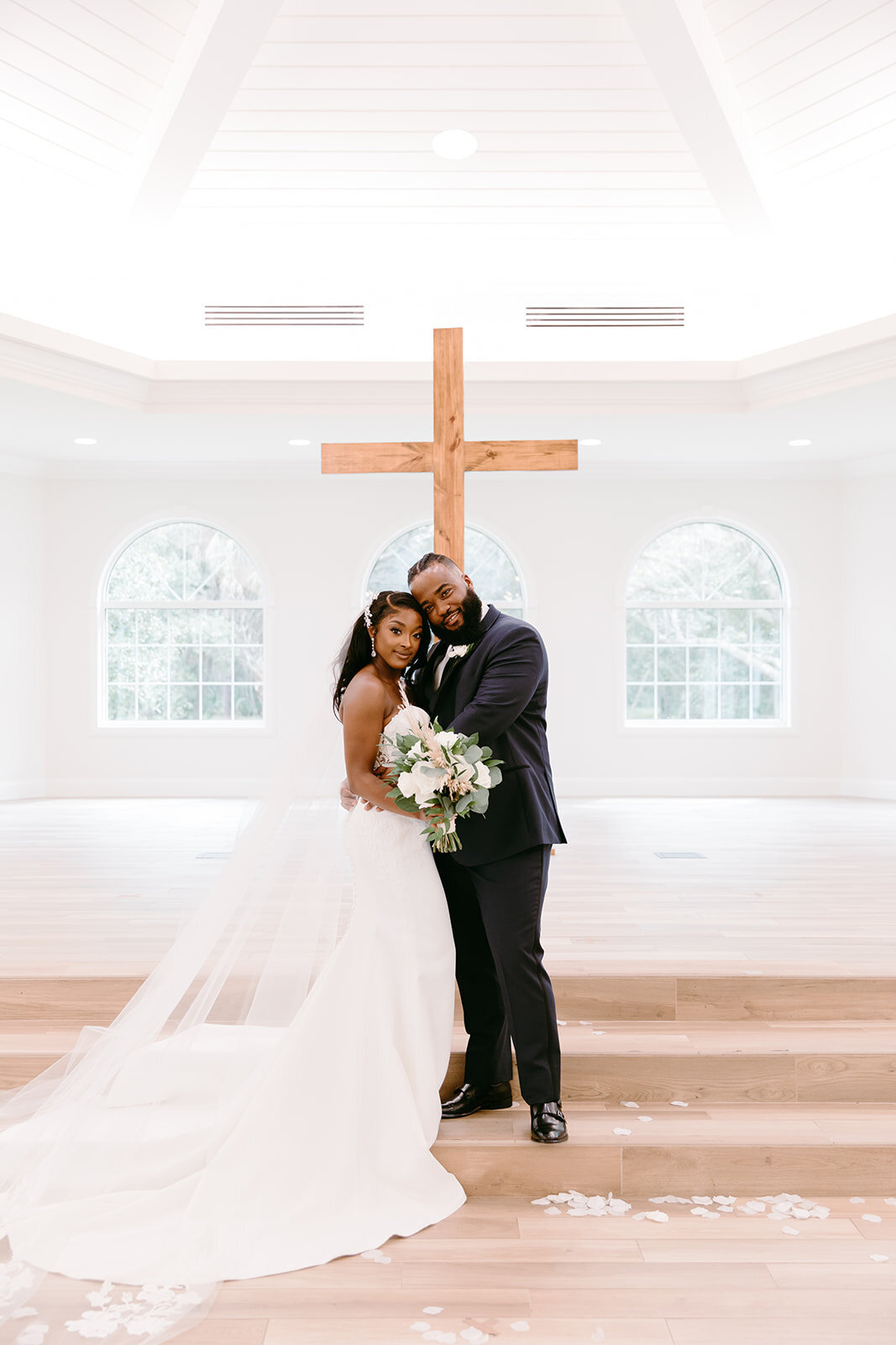 jessica-cruz-photography-harborside-chapel-florida-elopement-chantilly-chic-15
