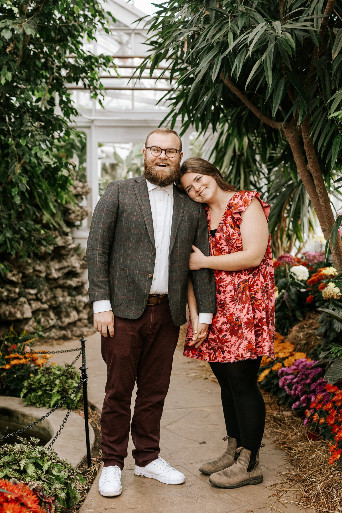 creative fun chicago flash engagement photos at Portillos Hotdogs-ed-lucy