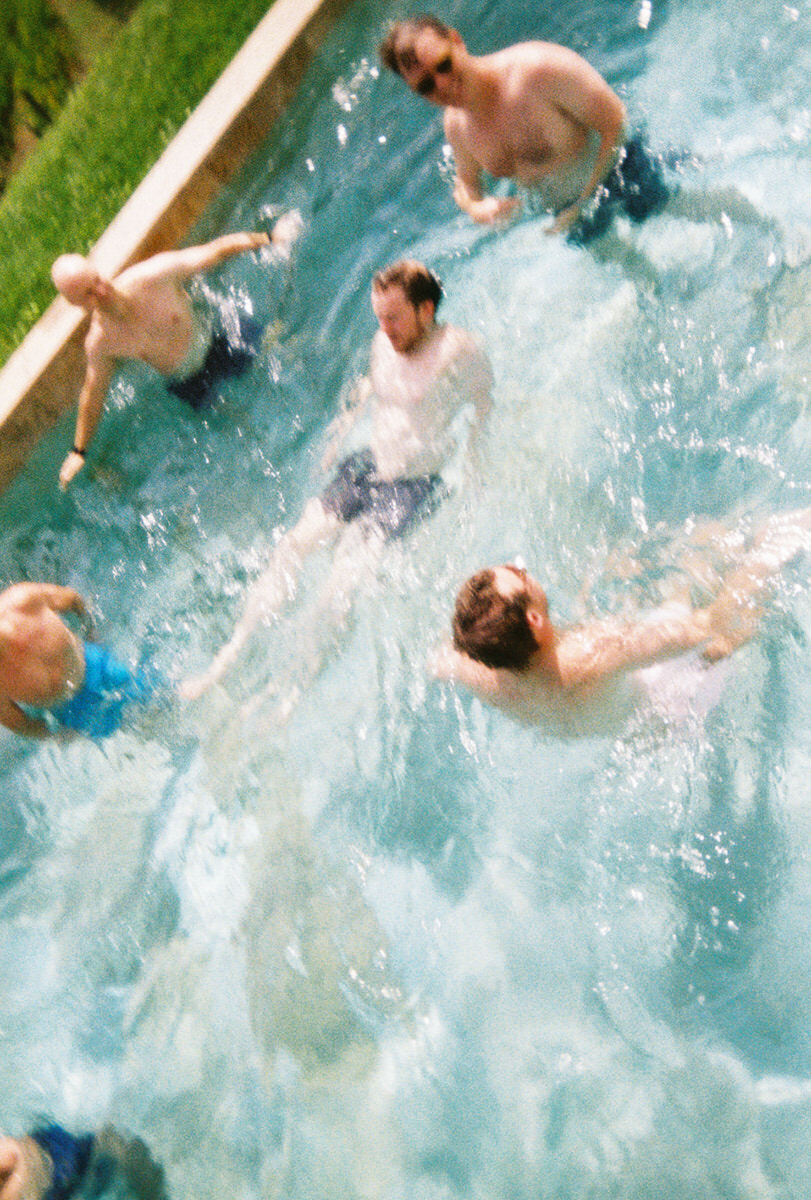 wedding-film-photography-tuscany-pool-laurianevega