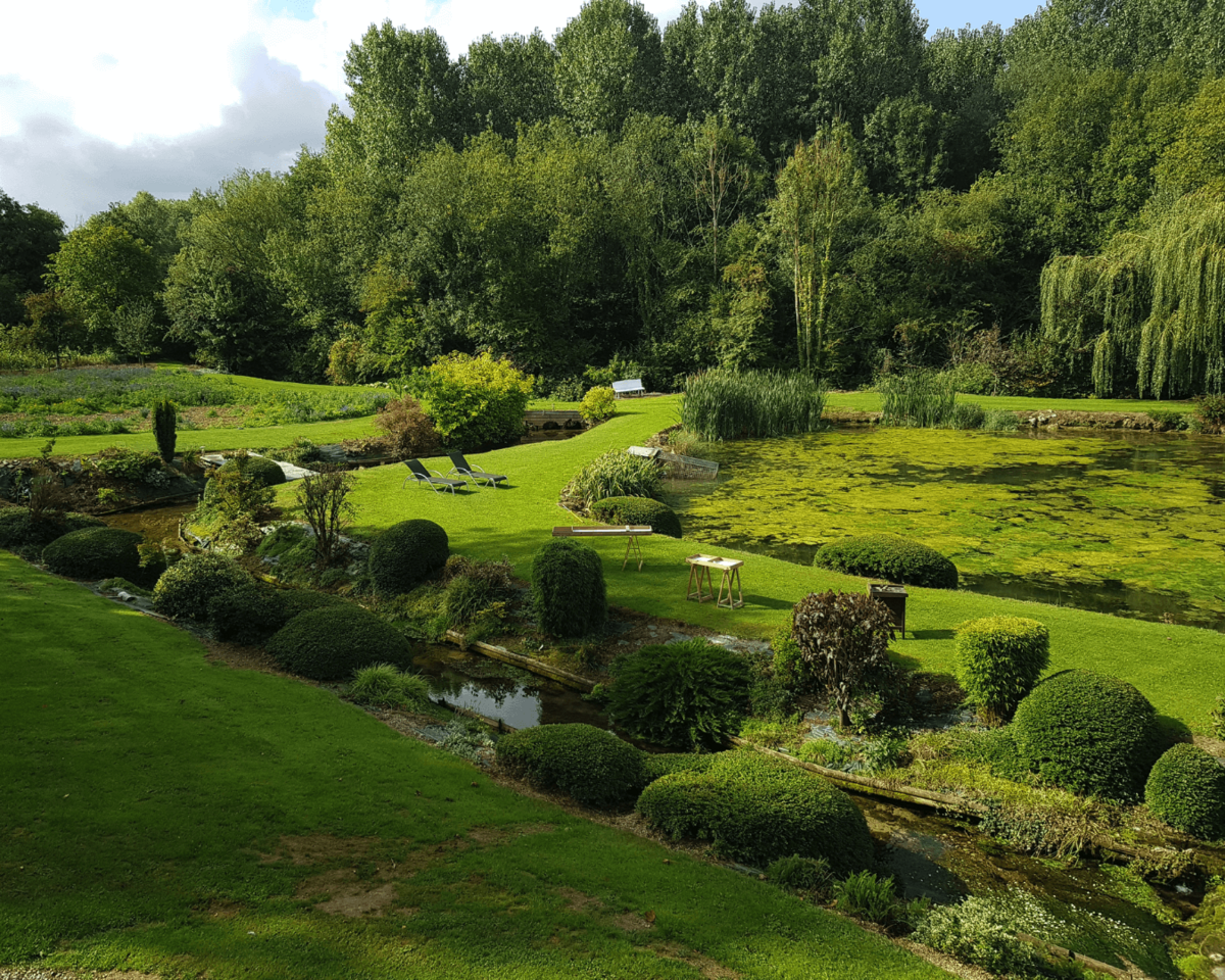 MANONKLISZ_Créatrice UGC jardin et rivière
