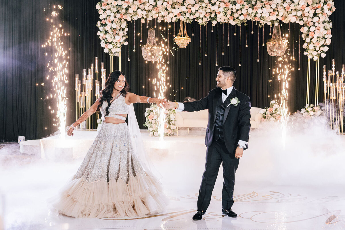Chicago-wedding-photographers-Maha-Studios-Nirali-Aspin-Reception-373
